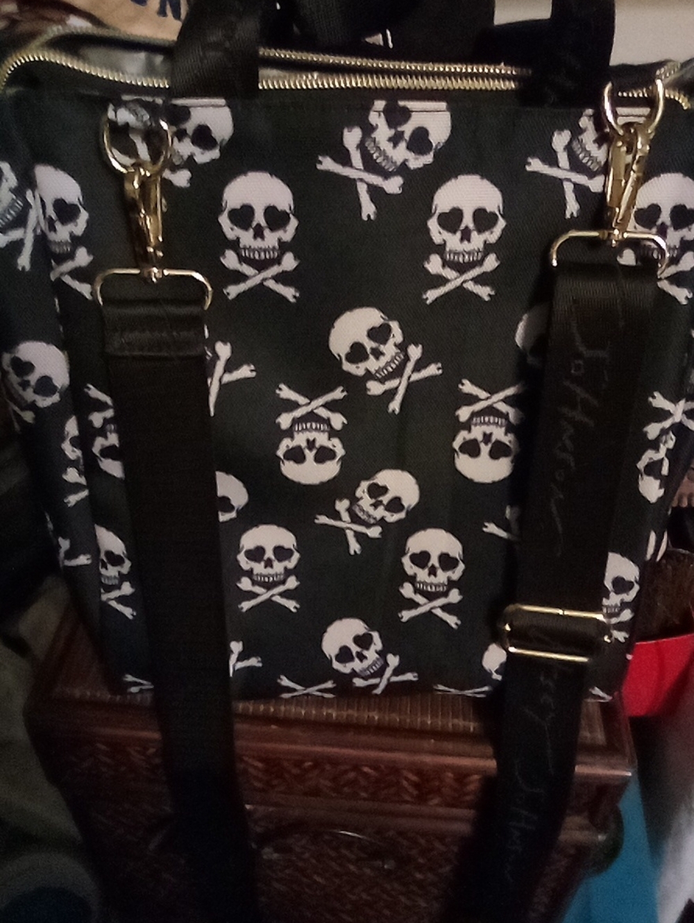 Insulated Lunch Bag Betsey Johnson Skull Accent - Picture 2 of 4
